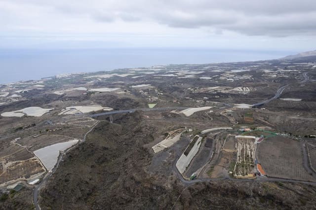 Grunde uden byggetilladelser til salg i Guía de Isora - € 120.000 (Ref: 8371511)