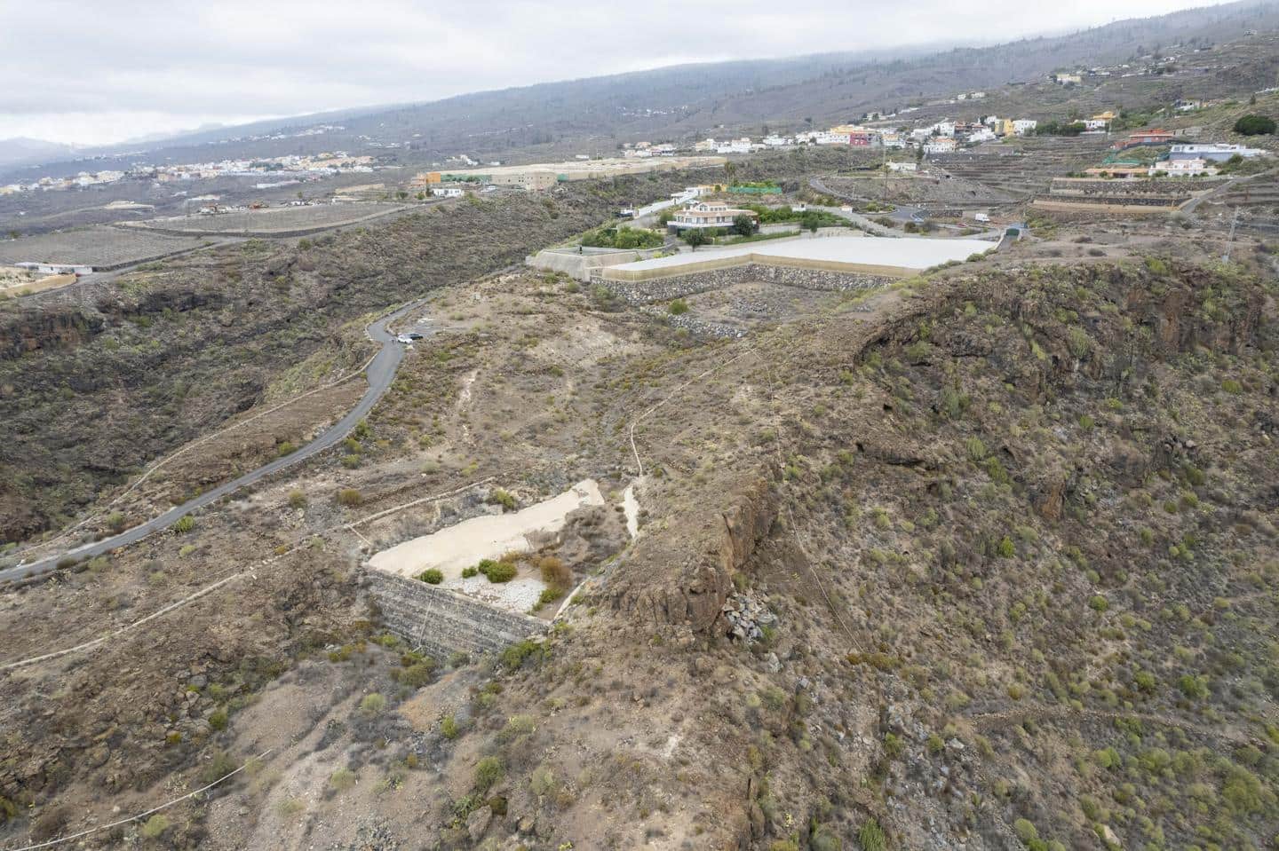 Grunde uden byggetilladelser til salg i Guia de Isora - € 120.000 (Ref: 8371511)