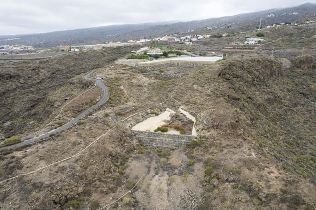 Grunde uden byggetilladelser til salg i Guía de Isora - € 120.000 (Ref: 8371511)