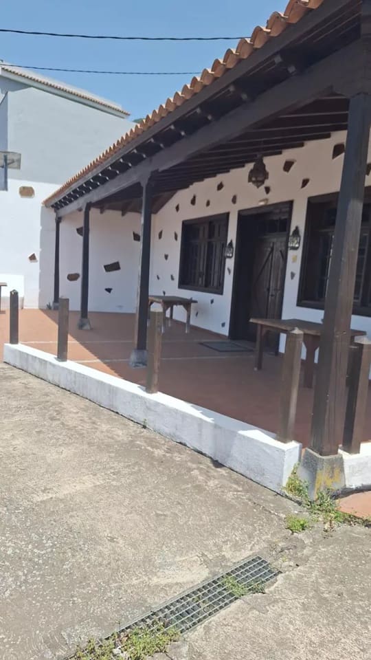 3 bedroom Villa for sale in La Orotava with garage - € 370,000 (Ref: 8417084)