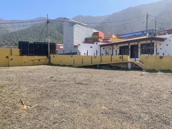 3 bedroom Villa for sale in La Orotava with garage - € 370,000 (Ref: 8417084)