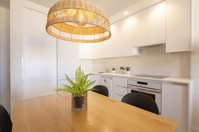 2 bedroom Flat for sale in Torviscas Centro y Alto, Adeje with pool - € 330,000 (Ref: 8537973)