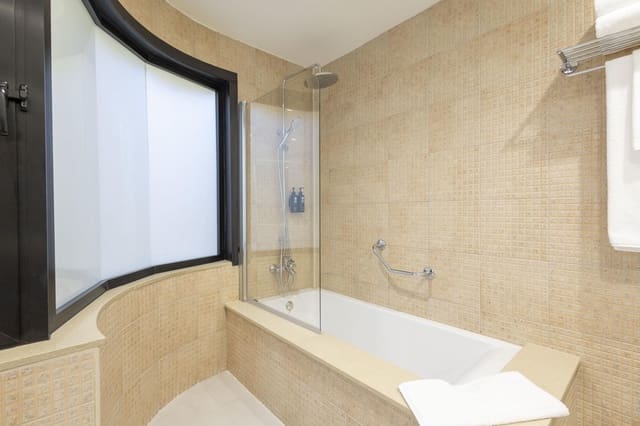 2 bedroom Flat for sale in Torviscas Centro y Alto, Adeje with pool - € 330,000 (Ref: 8537973)