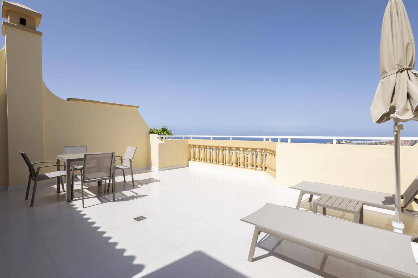 1 soveværelse Lejlighed til salg i Adeje med swimmingpool - € 265.000 (Ref: 8537974)