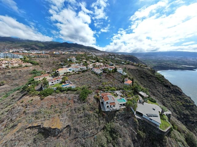 Undeveloped Land for sale in Santa Cruz de Tenerife - € 1,769,858 (Ref: 8550300)