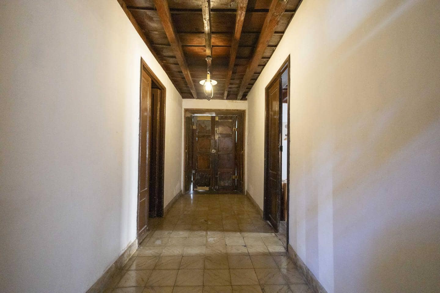 8 sypialnia Willa na sprzedaż w Arona z garażem - 600 000 € (Ref: 8611775)