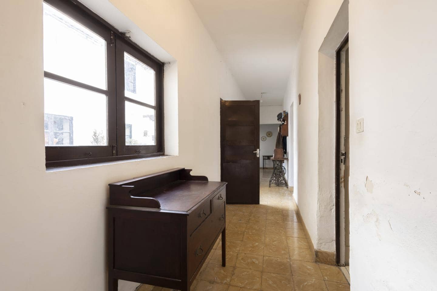 8 sypialnia Willa na sprzedaż w Arona z garażem - 600 000 € (Ref: 8611775)