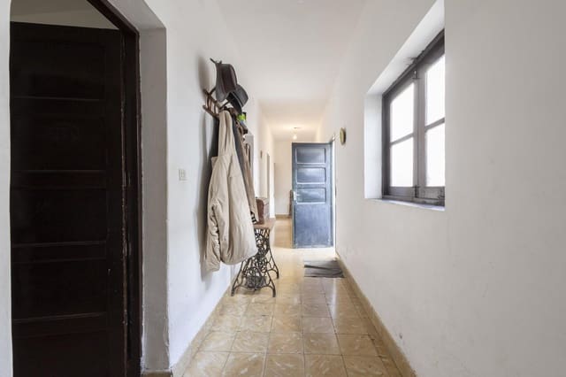 8 quarto Moradia para venda em Arona com garagem - 600 000 € (Ref: 8611775)