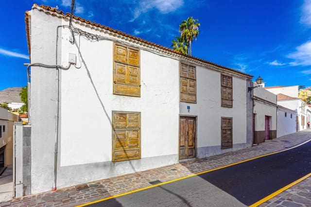 8 quarto Moradia para venda em Arona com garagem - 600 000 € (Ref: 8611775)