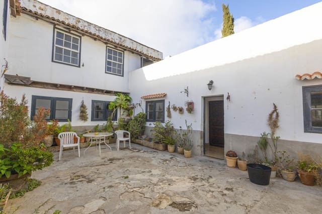 8 quarto Moradia para venda em Arona com garagem - 600 000 € (Ref: 8611775)