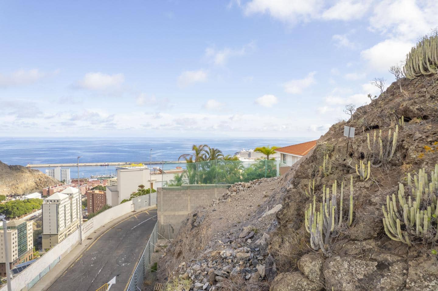 Grunde uden byggetilladelser til salg i Santa Cruz de Tenerife - € 375.000 (Ref: 8674944)