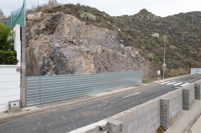 Undeveloped Land for sale in Urbanizacion Anaga, Santa Cruz de Tenerife - € 375,000 (Ref: 8674944)