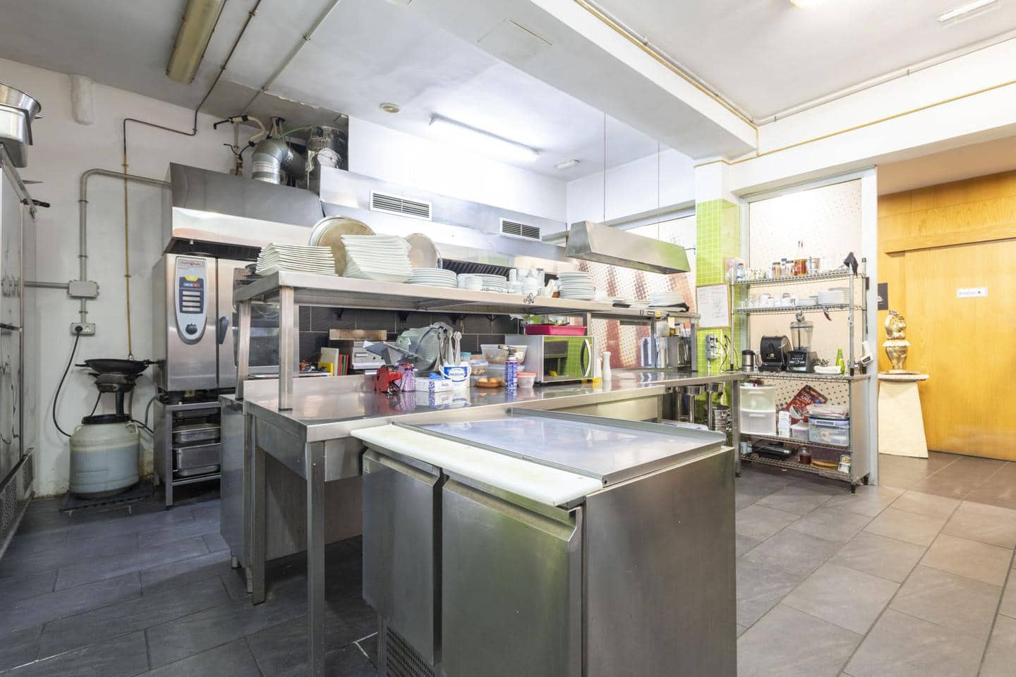 1 soveværelse Virksomhed til leje i Puerto de la Cruz - € 1.600 (Ref: 8762309)