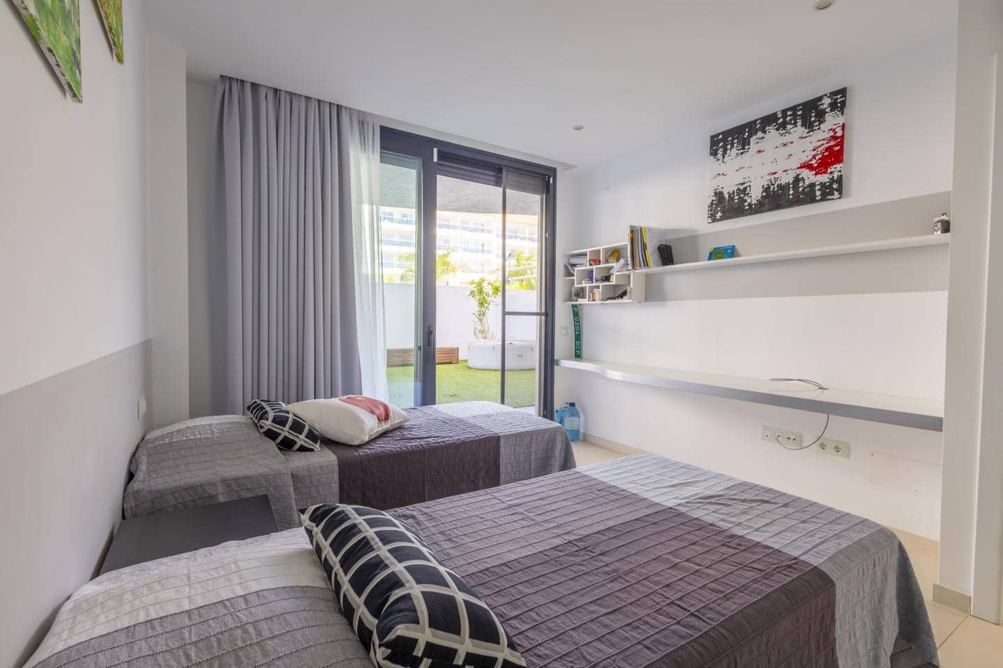 2 bedroom Flat for sale in Arona - € 459,000 (Ref: 8886876)