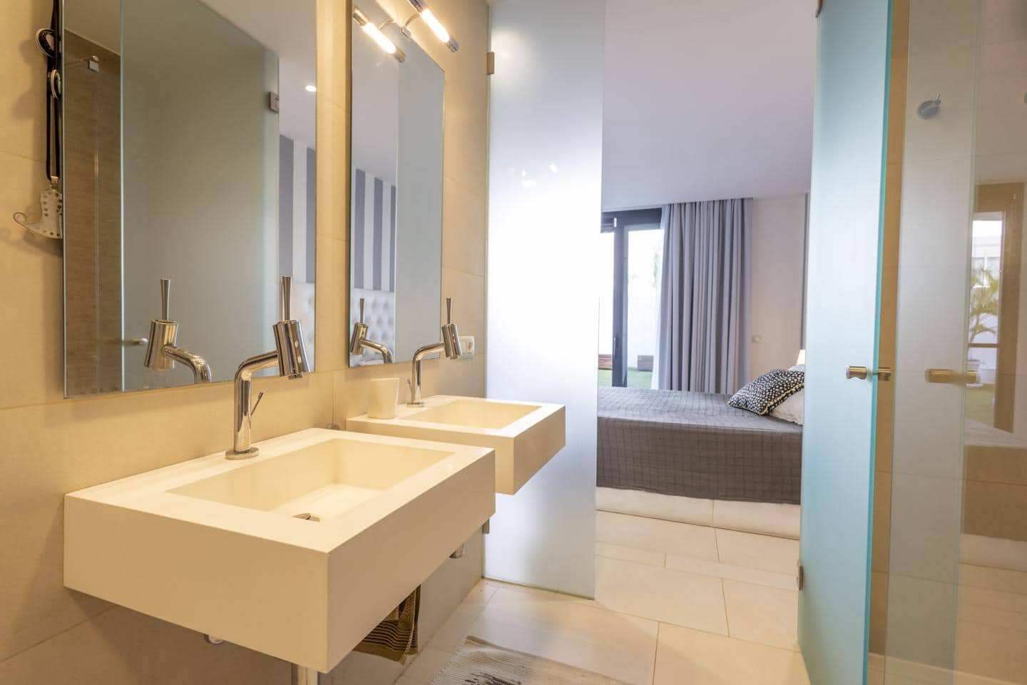 2 bedroom Flat for sale in Arona - € 459,000 (Ref: 8886876)