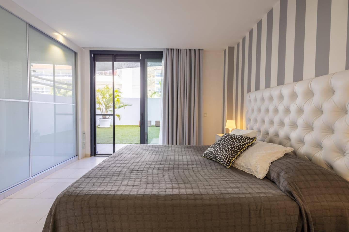 2 bedroom Flat for sale in Arona - € 459,000 (Ref: 8886876)