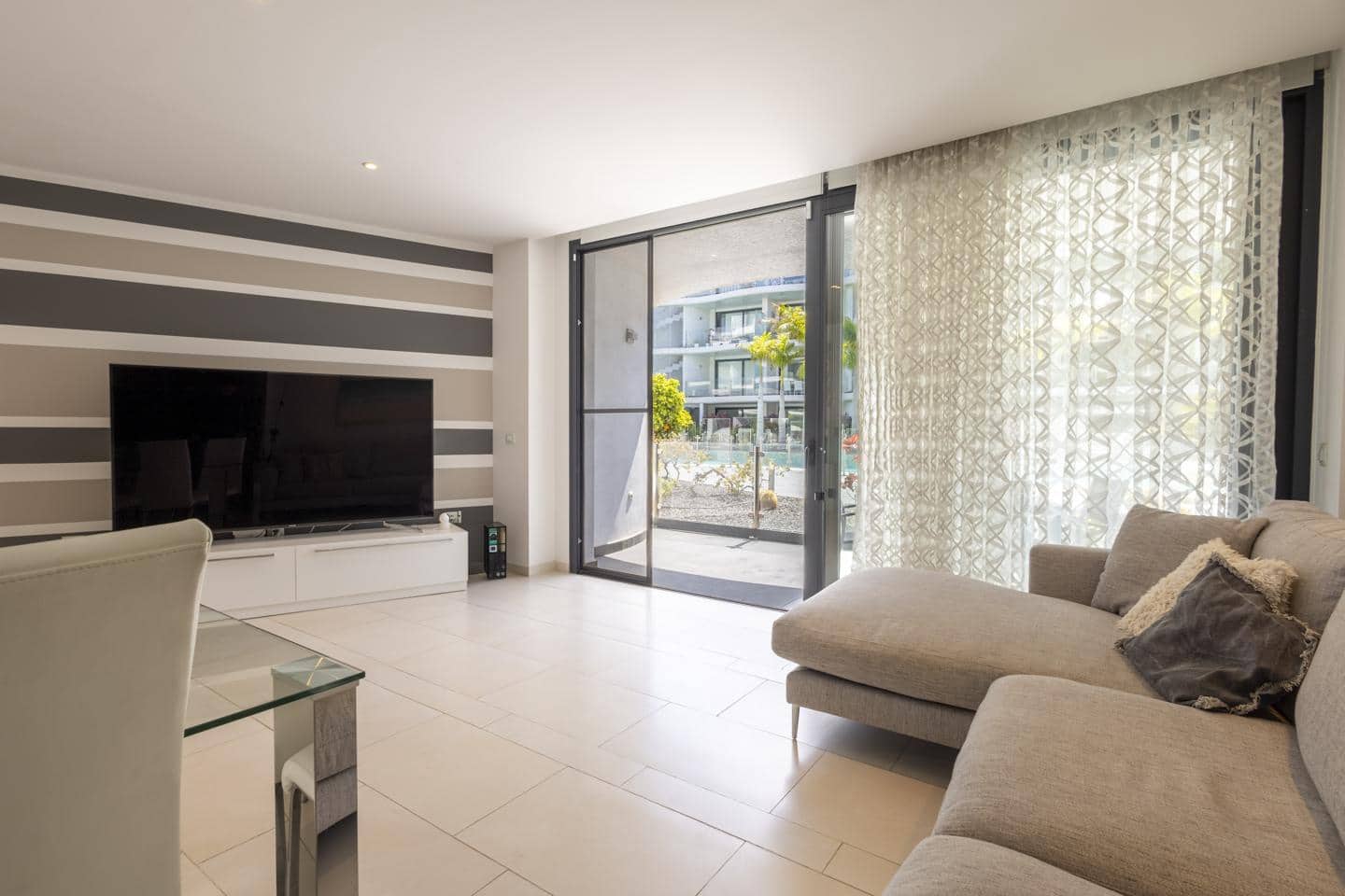 2 bedroom Flat for sale in Arona - € 459,000 (Ref: 8886876)