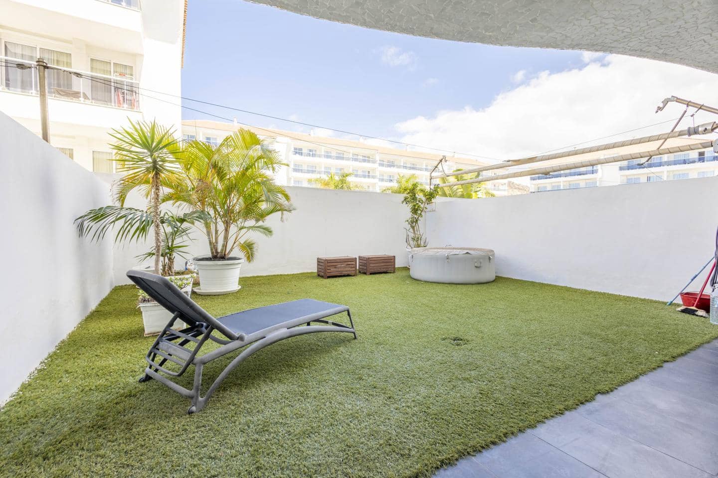 2 bedroom Flat for sale in Arona - € 459,000 (Ref: 8886876)