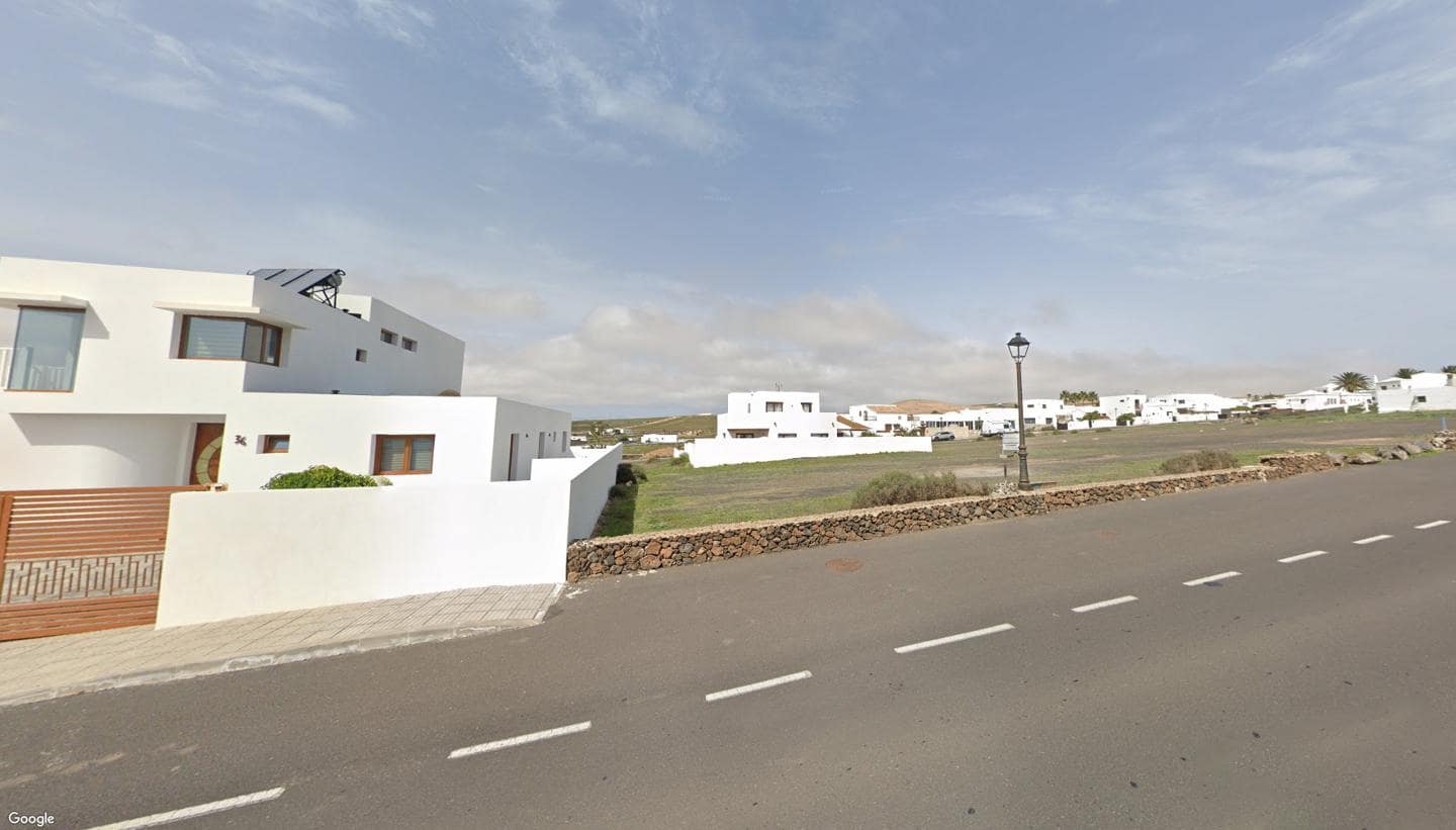 Grunde uden byggetilladelser til salg i Teguise - € 99.900 (Ref: 8912151)