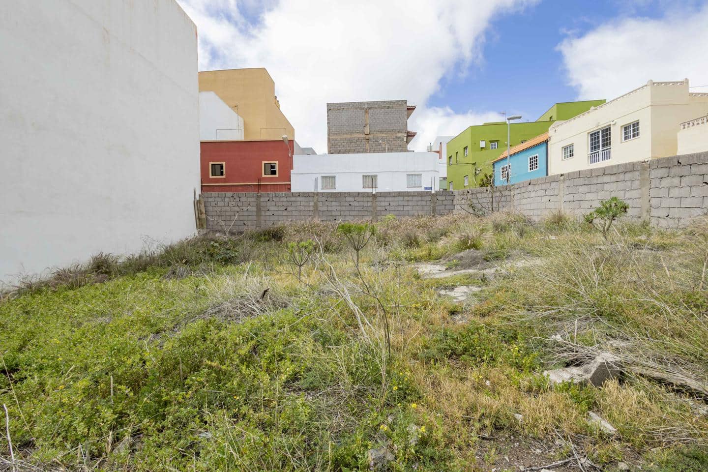 Grunde uden byggetilladelser til salg i Santa Cruz de Tenerife - € 150.000 (Ref: 8949871)