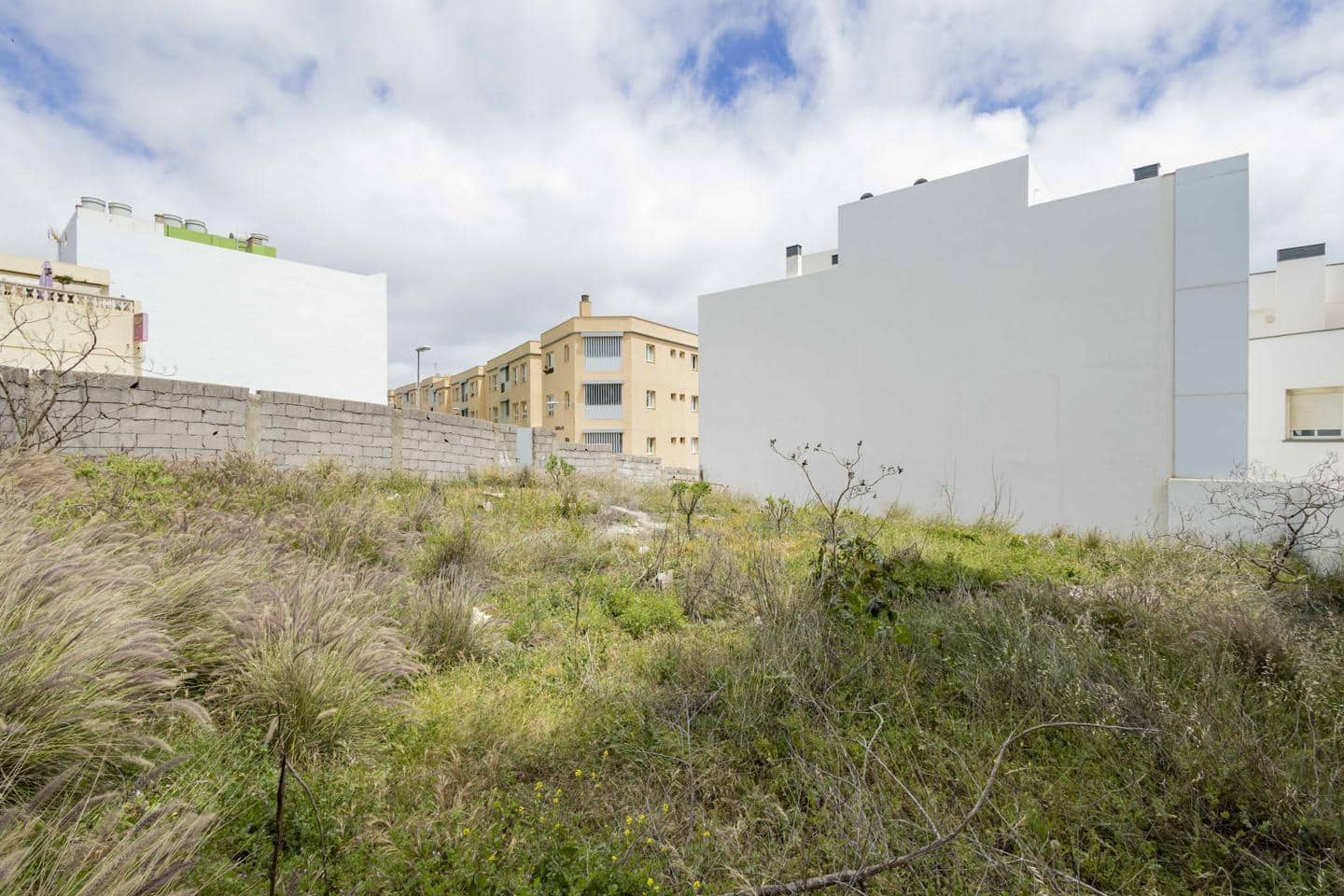 Grunde uden byggetilladelser til salg i Santa Cruz de Tenerife - € 150.000 (Ref: 8949871)