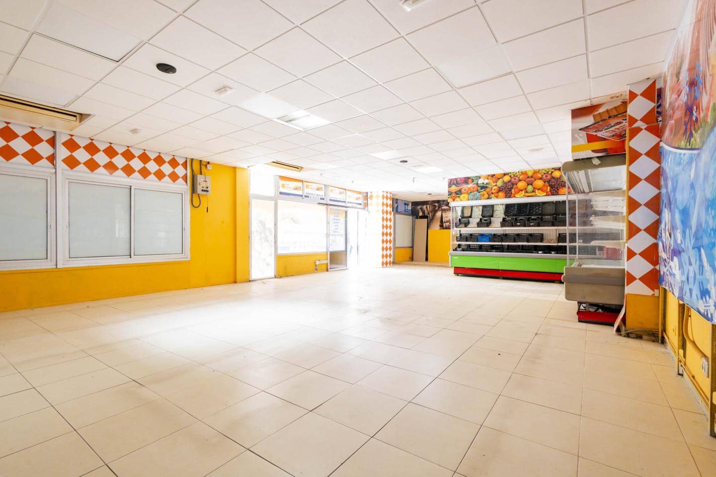 1 soveværelse Virksomhed til leje i Puerto de la Cruz - € 2.000 (Ref: 9058254)