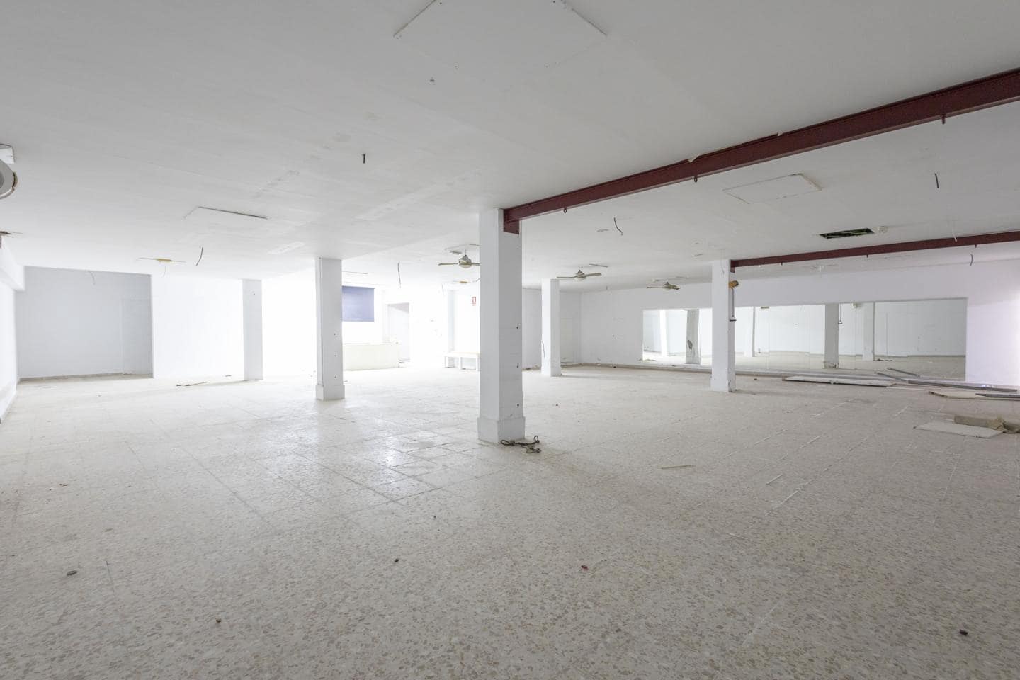1 bedroom Business for sale in Callao Salvaje - € 300,000 (Ref: 9066624)