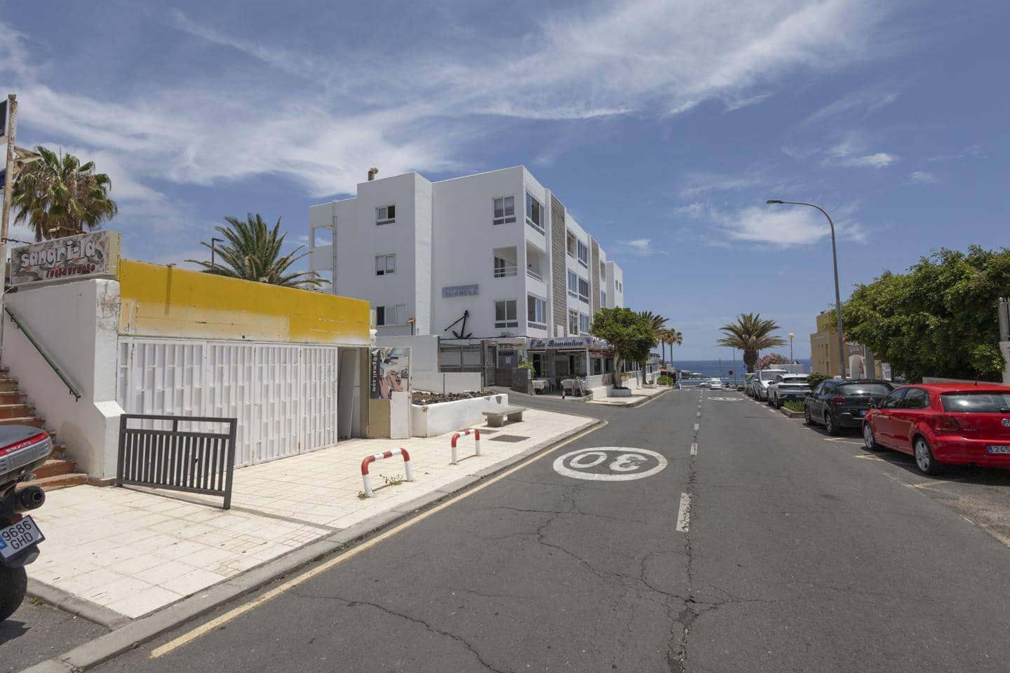 1 bedroom Business for sale in Callao Salvaje - € 300,000 (Ref: 9066624)