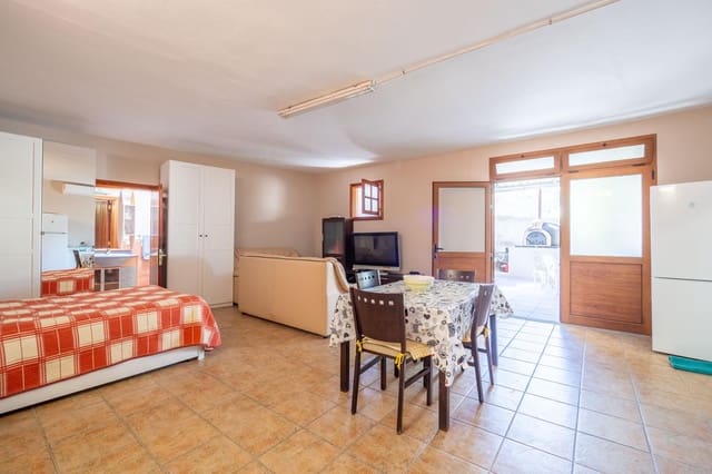 9 soveværelse Villa til salg i Moya - € 798.000 (Ref: 9066625)