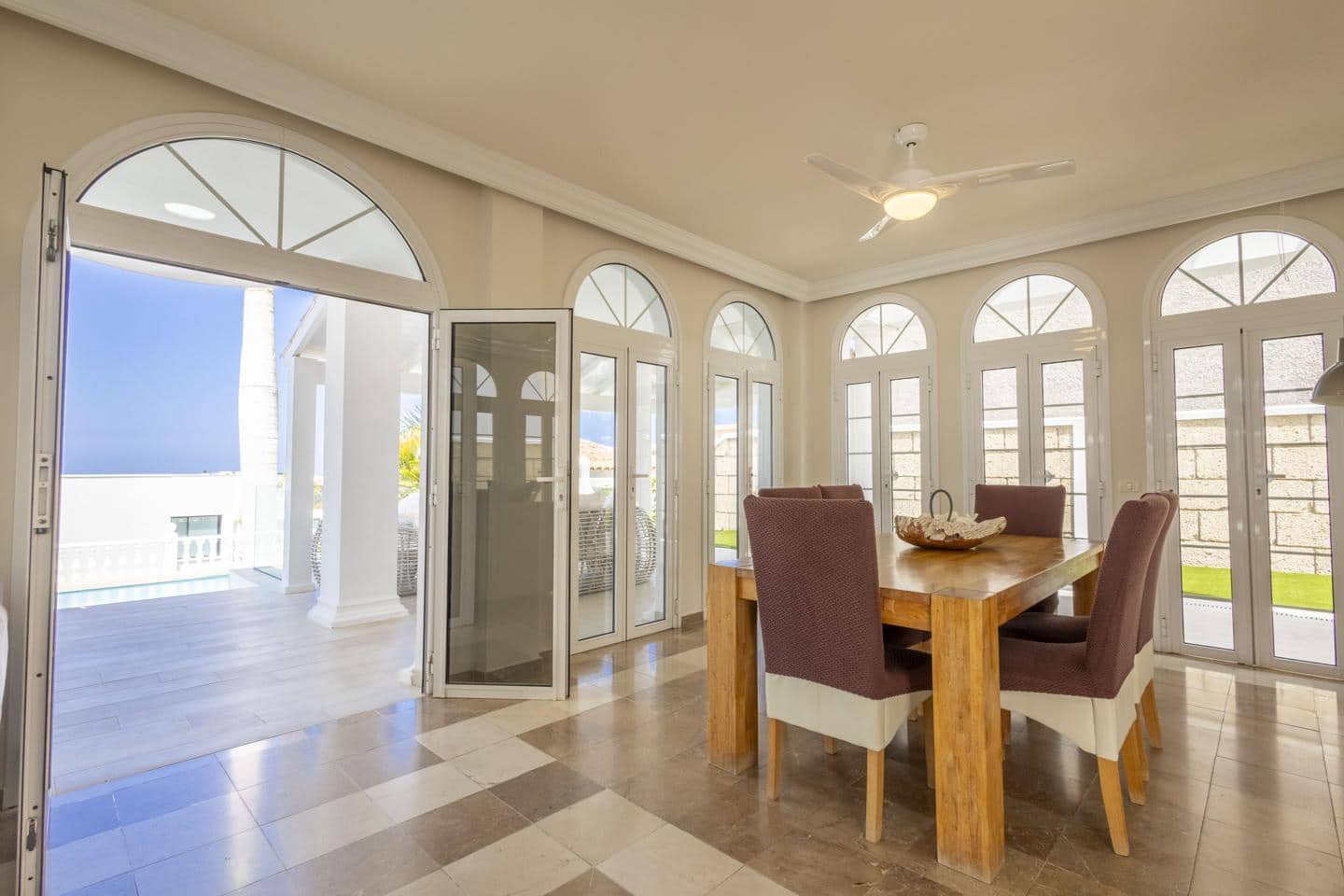 4 sovrum Villa till salu i Costa Adeje - 2 100 000 € (Ref: 9076918)