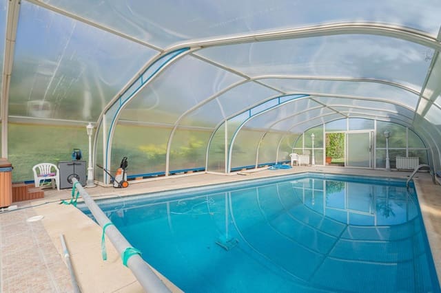 8 sypialnia Willa na sprzedaż w Boadilla del Monte z basenem - 1 250 000 € (Ref: 9121437)