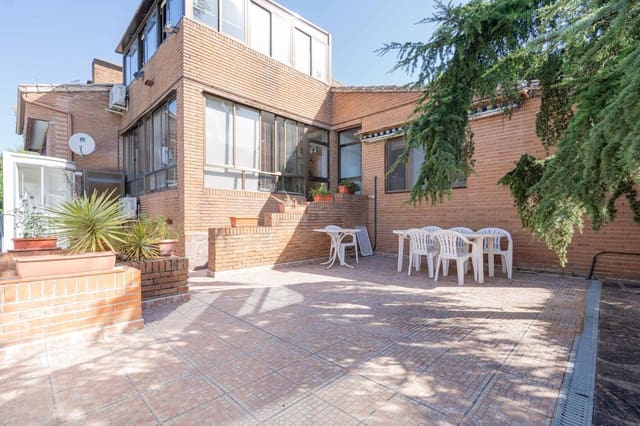 8 sypialnia Willa na sprzedaż w Boadilla del Monte z basenem - 1 250 000 € (Ref: 9121437)