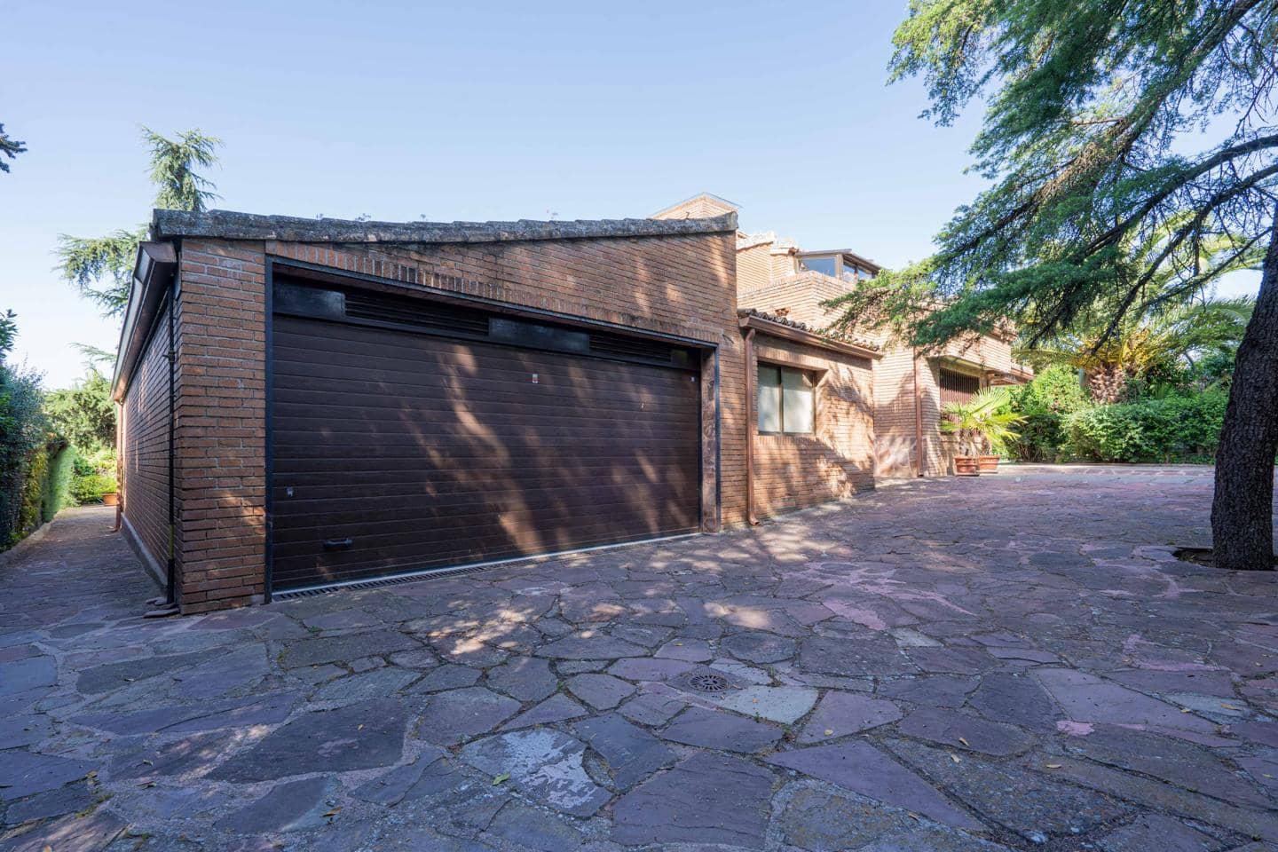 8 sypialnia Willa na sprzedaż w Boadilla del Monte z basenem - 1 250 000 € (Ref: 9121437)