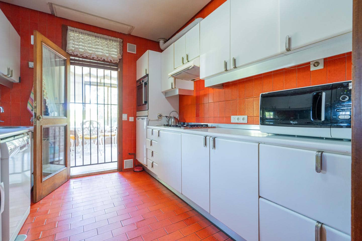 8 sypialnia Willa na sprzedaż w Boadilla del Monte z basenem - 1 250 000 € (Ref: 9121437)