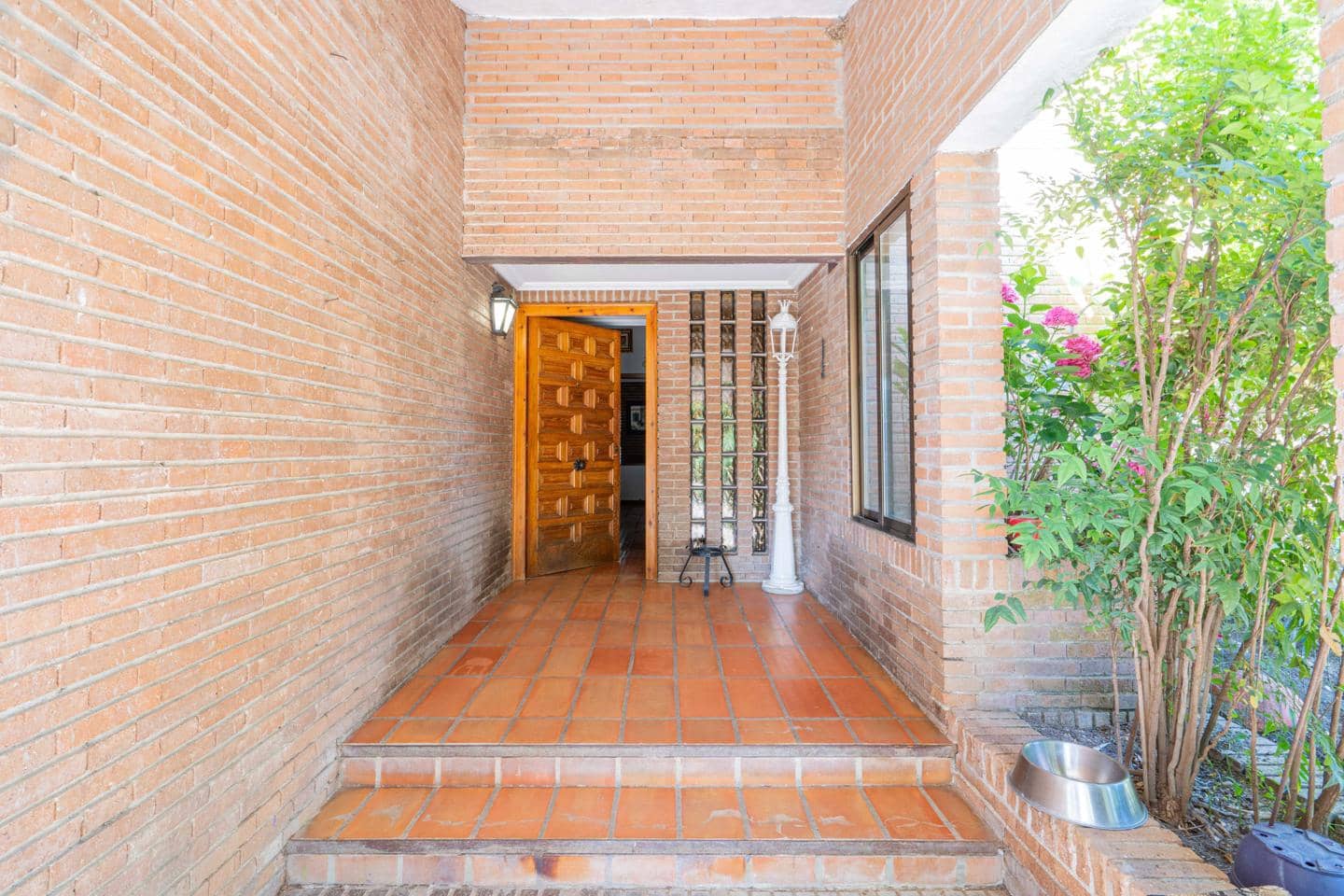 8 sypialnia Willa na sprzedaż w Boadilla del Monte z basenem - 1 250 000 € (Ref: 9121437)