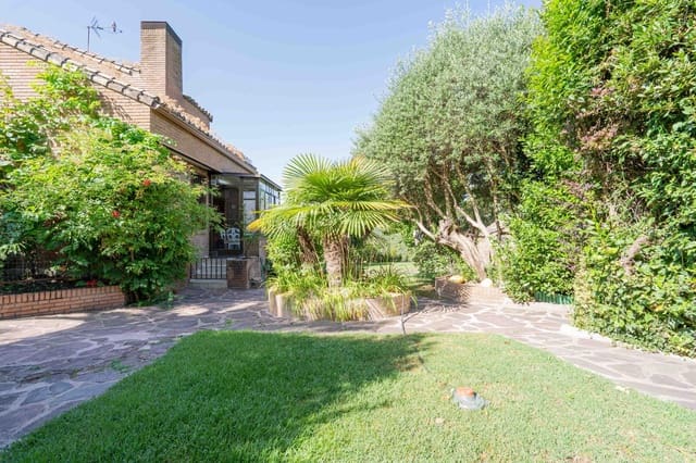 8 sypialnia Willa na sprzedaż w Boadilla del Monte z basenem - 1 250 000 € (Ref: 9121437)