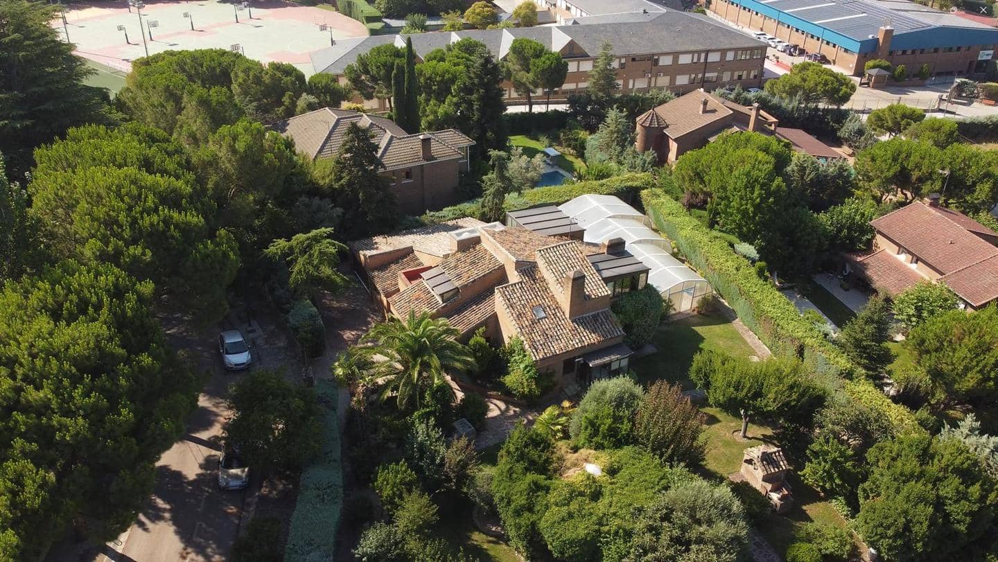 8 sypialnia Willa na sprzedaż w Boadilla del Monte z basenem - 1 250 000 € (Ref: 9121437)