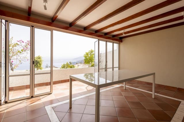 3 makuuhuone Huvila vuokrattavana paikassa Radazul, El Rosario mukana uima-altaan - 1 750 € (Ref: 9131738)
