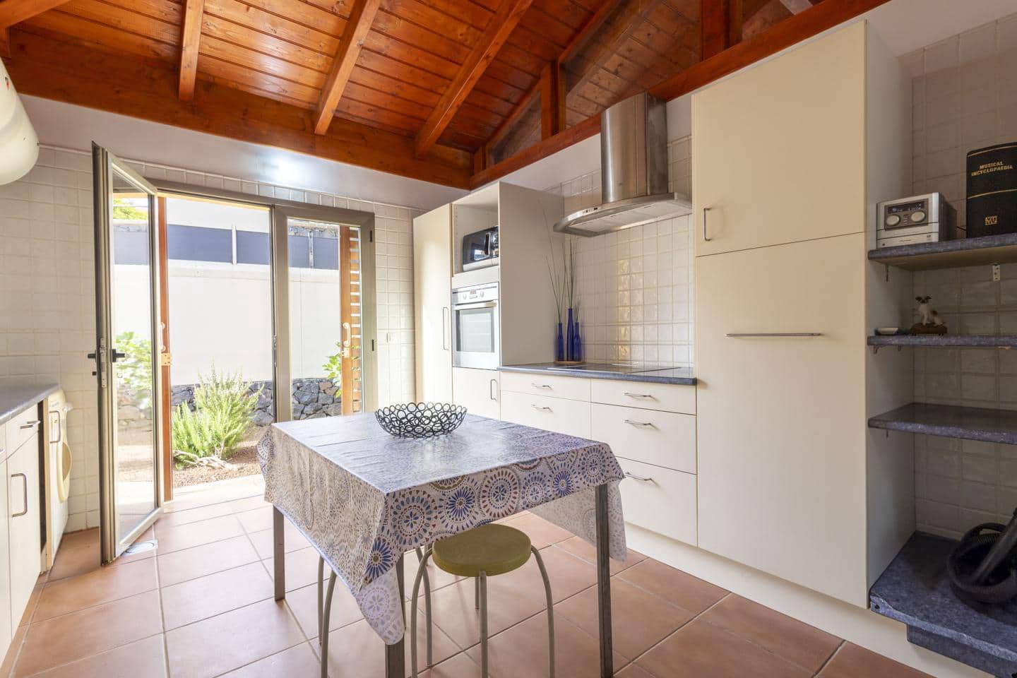 3 slaapkamer Villa te koop in Tacoronte met zwembad - € 695.000 (Ref: 9144040)