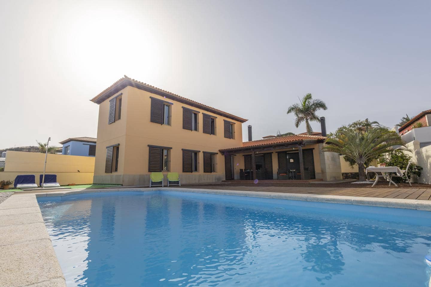 3 slaapkamer Villa te koop in Tacoronte met zwembad - € 695.000 (Ref: 9144040)