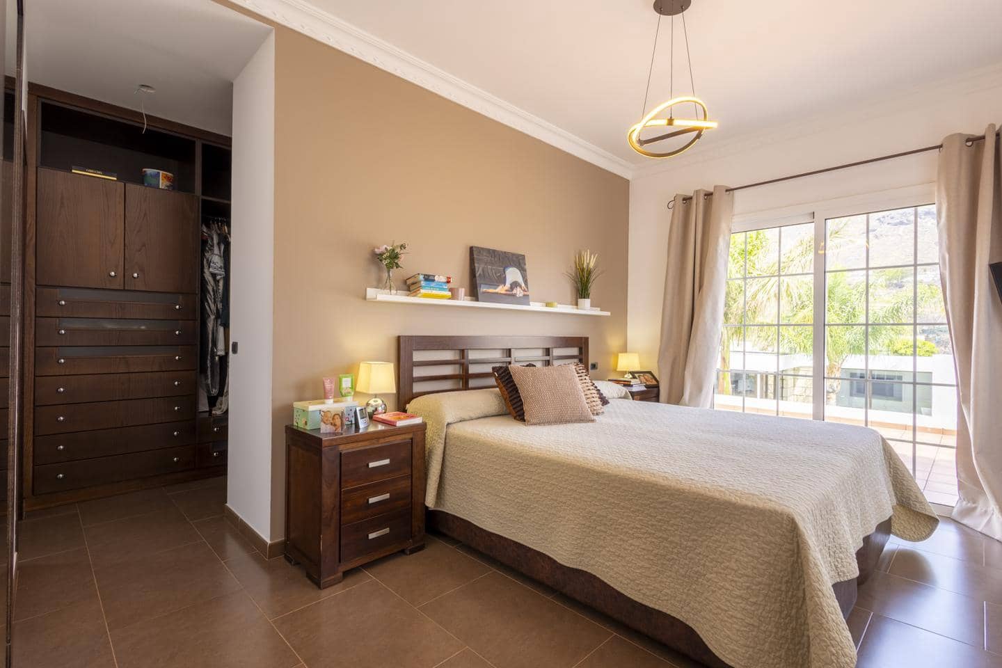 4 soveværelse Villa til salg i Candelaria med swimmingpool - € 849.000 (Ref: 9175548)