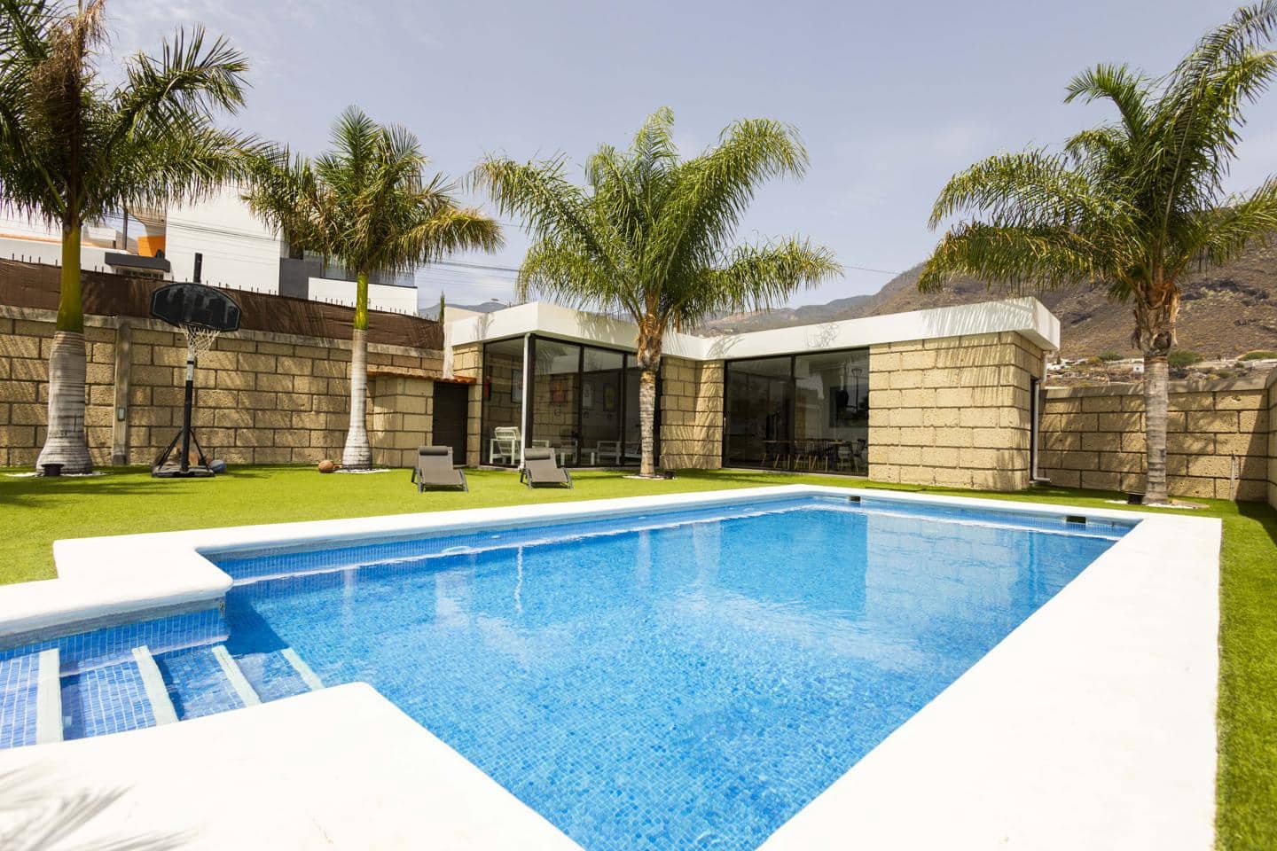 4 soveværelse Villa til salg i Candelaria med swimmingpool - € 849.000 (Ref: 9175548)