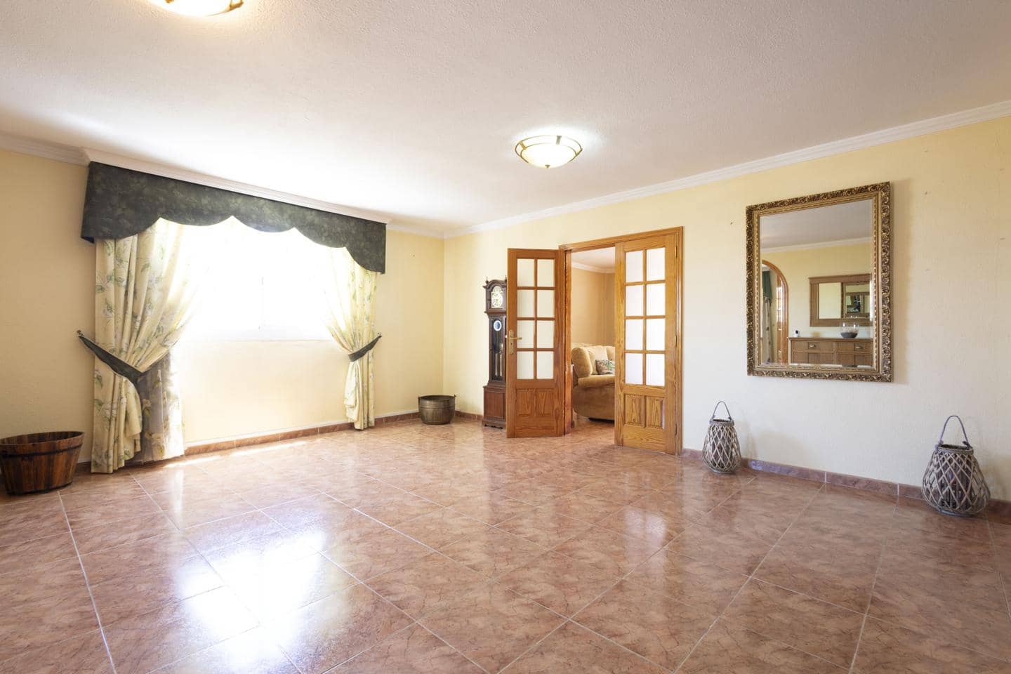 4 Zimmer Villa zu verkaufen in Candelaria mit Pool - 680.000 € (Ref: 9197142)