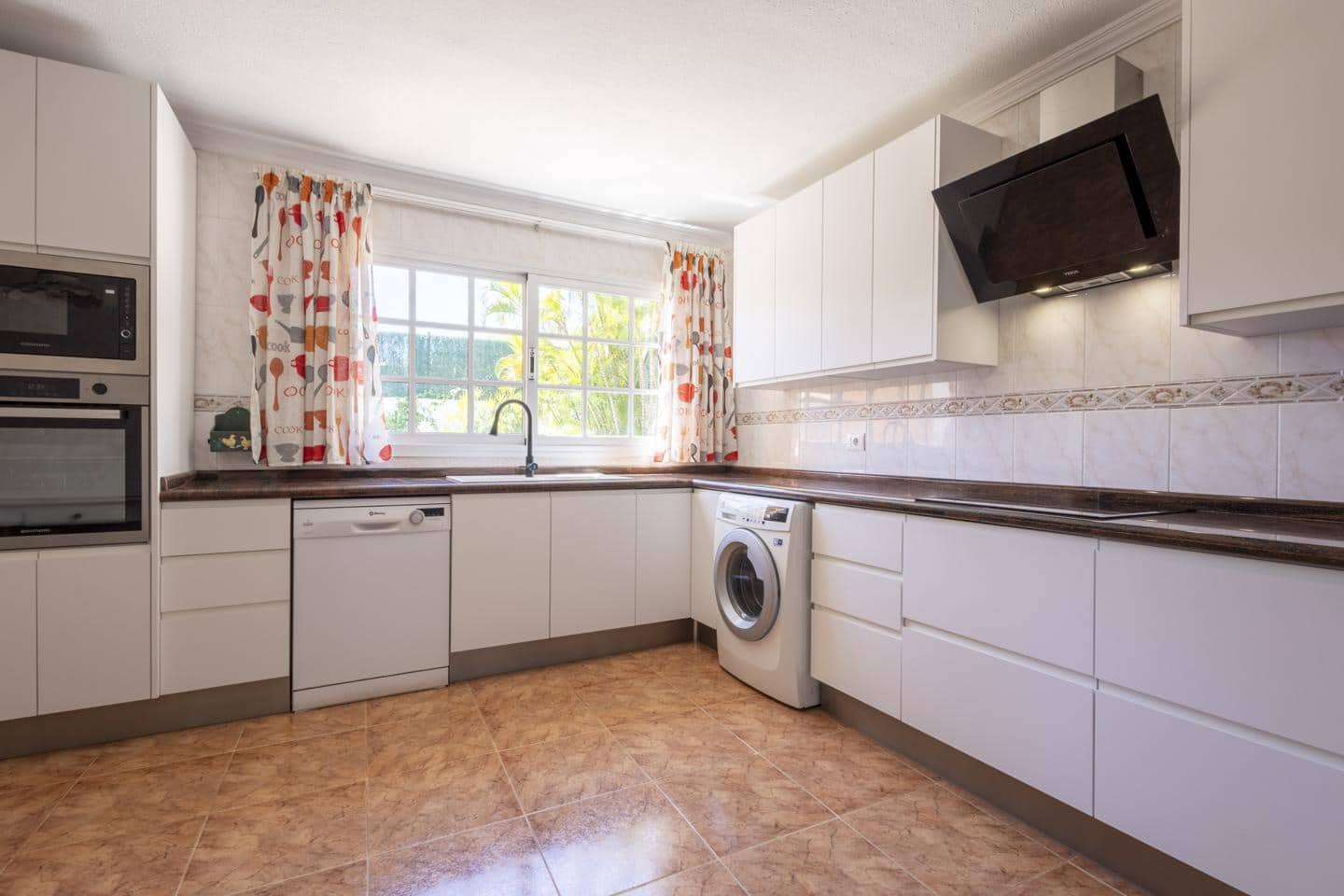 4 Zimmer Villa zu verkaufen in Candelaria mit Pool - 680.000 € (Ref: 9197142)