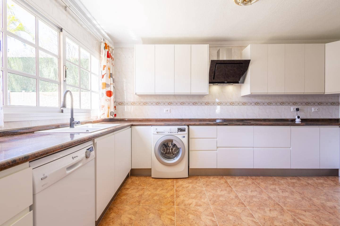 4 Zimmer Villa zu verkaufen in Candelaria mit Pool - 680.000 € (Ref: 9197142)