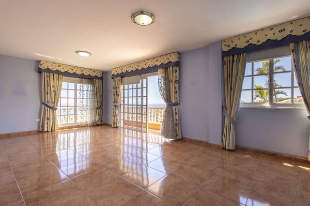 4 soveværelse Villa til salg i Candelaria med swimmingpool - € 680.000 (Ref: 9197142)