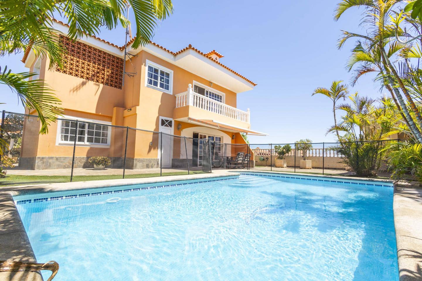 4 Zimmer Villa zu verkaufen in Candelaria mit Pool - 680.000 € (Ref: 9197142)