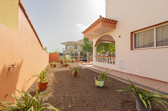 6 slaapkamer Villa te koop in Los Realejos - € 633.000 (Ref: 9255878)