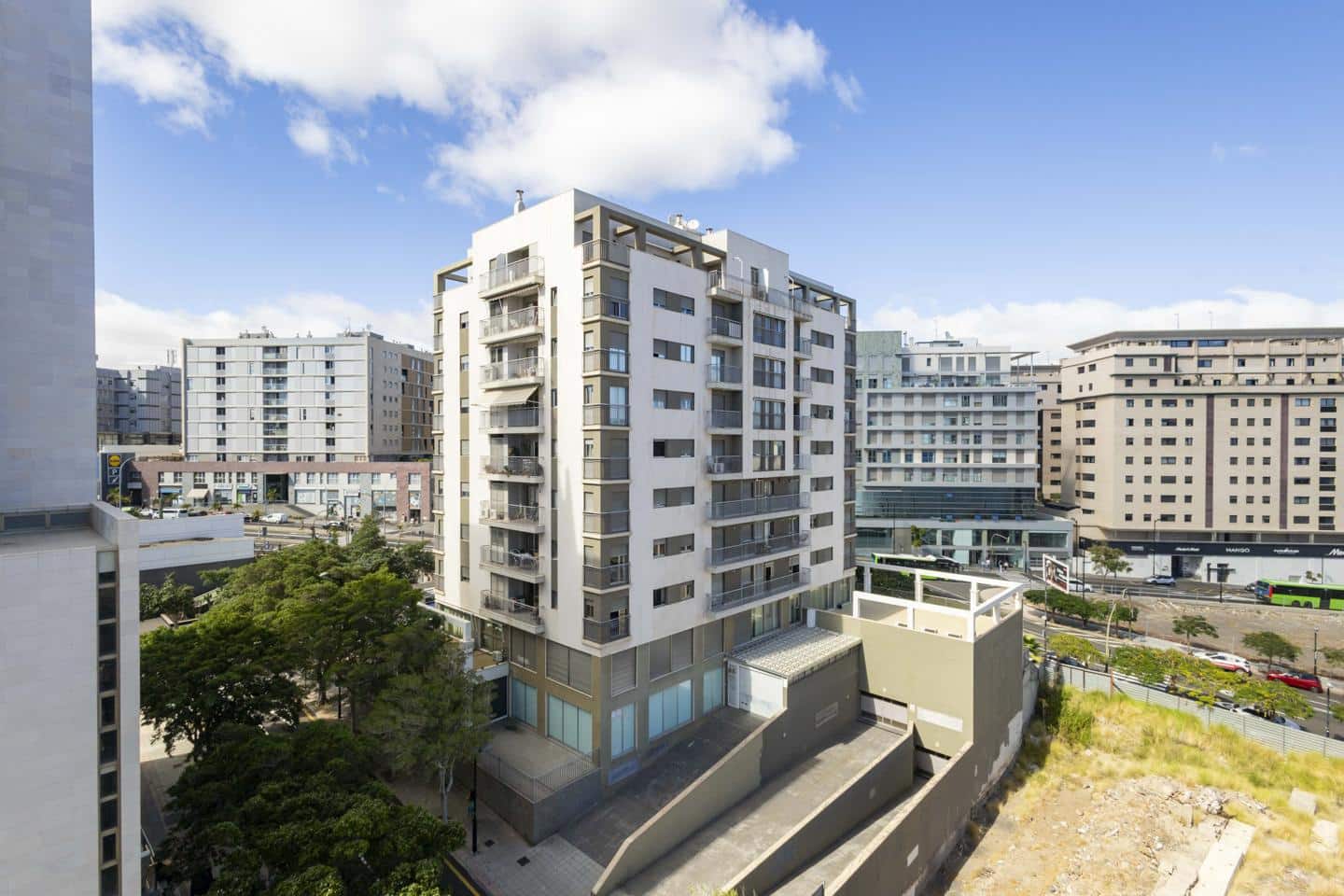 Piso de 1 habitación en Santa Cruz de Tenerife en venta con garaje - 415.000 € (Ref: 9331339)