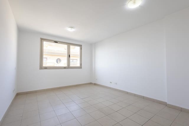 2 makuuhuone Asunto myytävänä paikassa San Isidro de Abona, Granadilla de Abona - 210 000 € (Ref: 9396761)